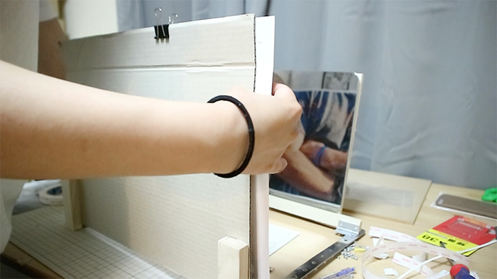 匂わせマシーン それは 恋人と一緒に食事している風の写真が撮れる画期的発明 スタッフブログ マイネ王