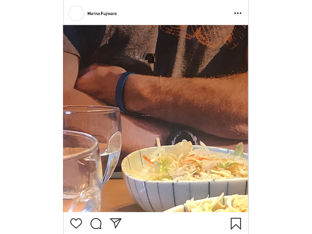 匂わせマシーン それは 恋人と一緒に食事している風の写真が撮れる画期的発明 スタッフブログ マイネ王