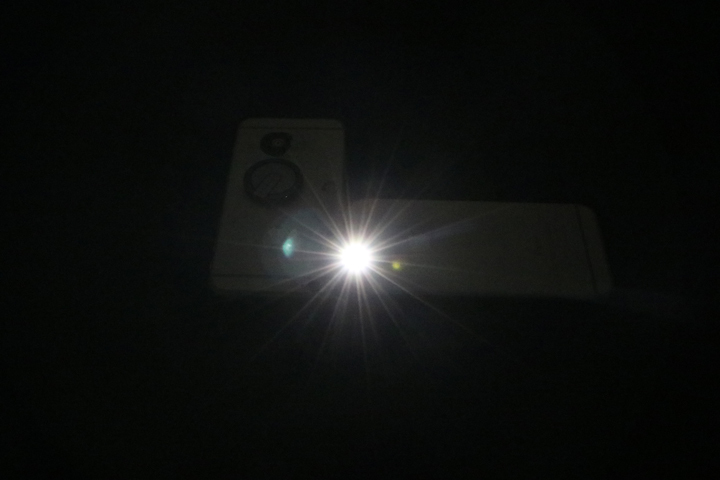 調査 一番明るい容器は スマホとペットボトルで作る 即席ランタン スタッフブログ マイネ王